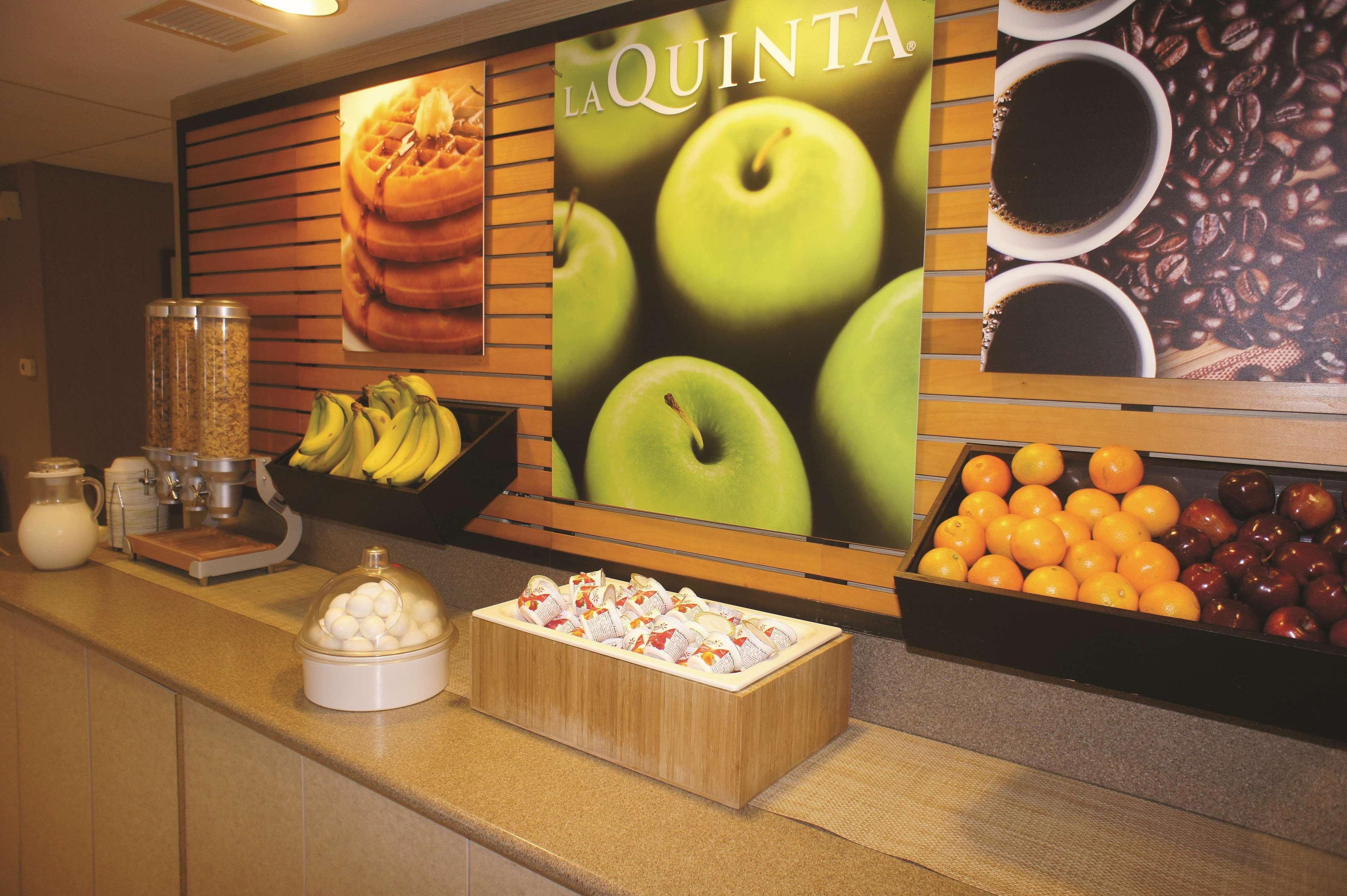 La Quinta By Wyndham Boston Somerville Bagian luar foto